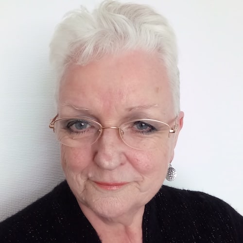 Lesley brine funeral celebrant profile pic