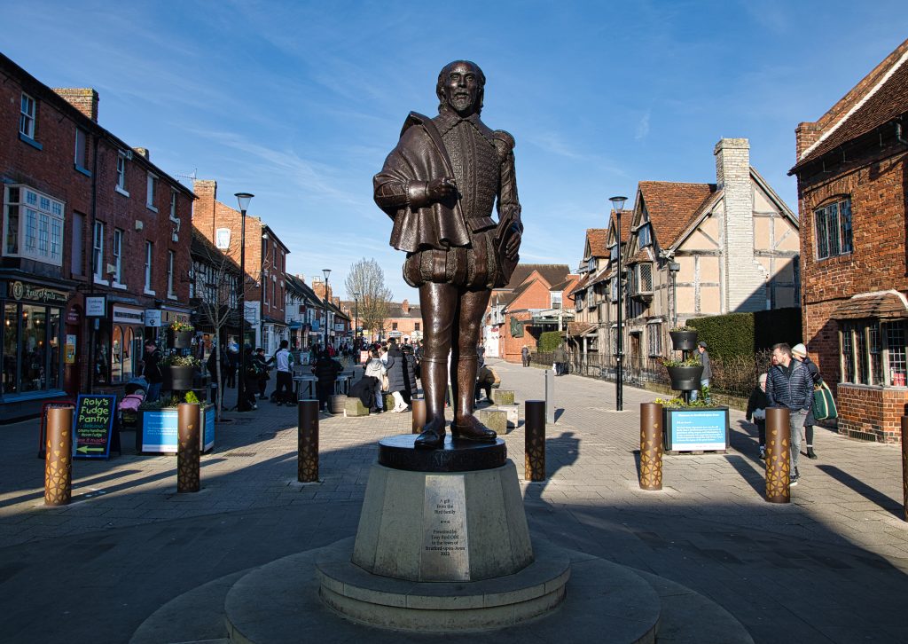 Editorial use only: William Shakespeare statue near his birthplace, Stratford-upon-Avon. Taken on 02-Feb-2025 1 shakespeares4030225
