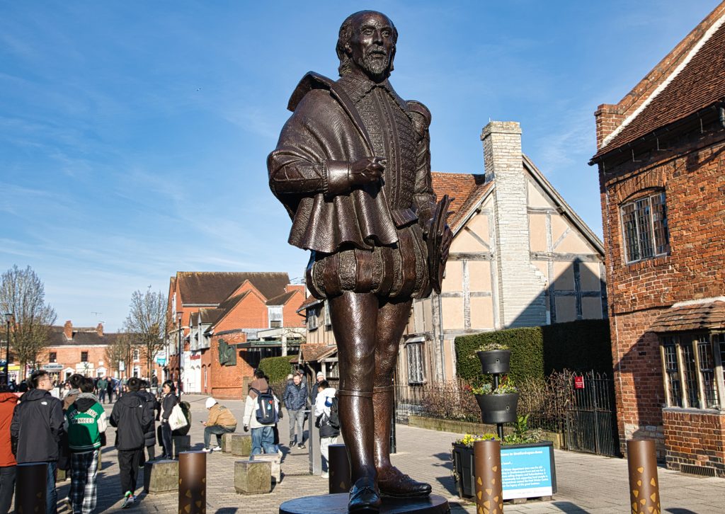 Editorial use only: William Shakespeare statue near his birthplace, Stratford-upon-Avon. Taken on 02-Feb-2025 1 shakespearestatue1030225