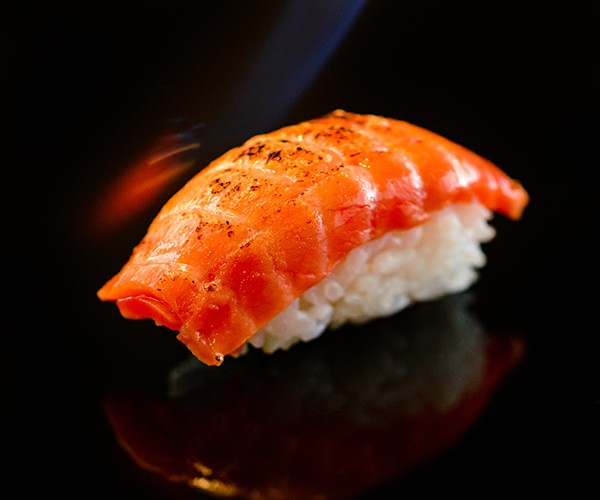 Nigiri sushi lax