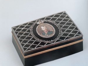 nicolas 2 nephrite box