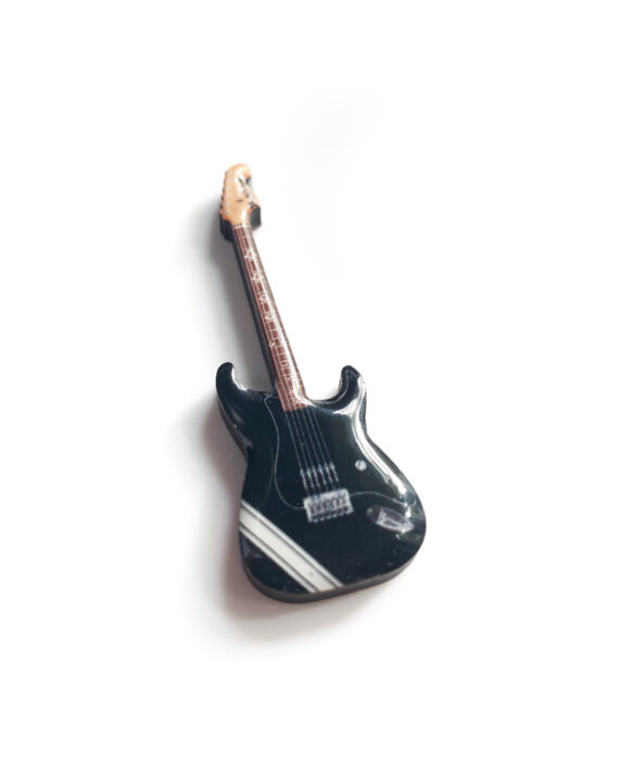FenderBlack_RacingStripes_epoxy-angle