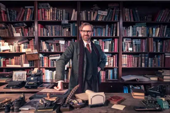 Mark Gatiss en ‘Bookish’ (UKTV / U&Alibi)