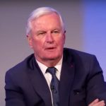 Macron tar Frankrike mot et "Frexit"-øyeblikk, advarer Michel Barnier