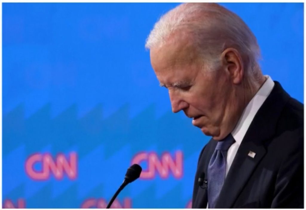 Politisk kaos: Biden snøvler og forveksler under viktig pressekonferanse