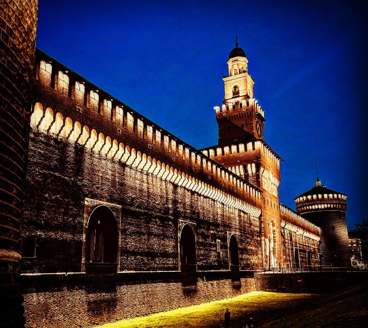 Castello Sforzesco in het avondlicht