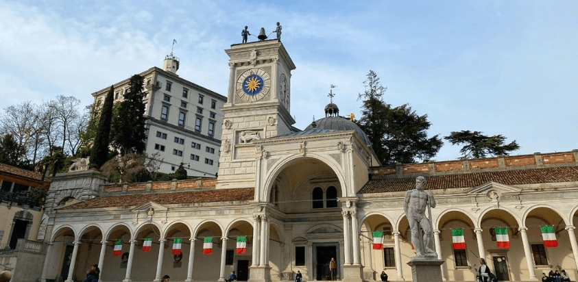 Zicht op Udine centrum