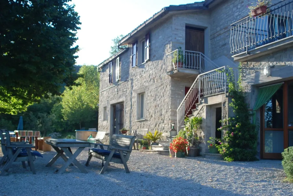 Sopra e Sotto agriturismo & camping in Le Marche