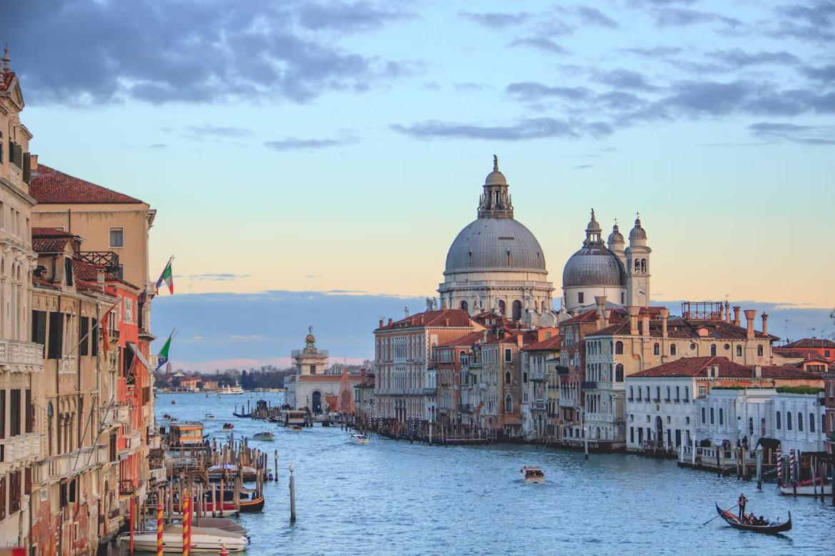 Venetië met zicht op het Canal Grande en Santa Maria della Salute