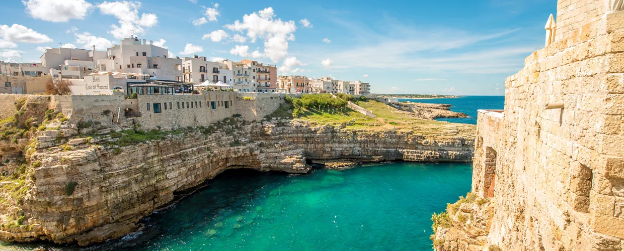 Polignano a Mare aan de kust tijdens een route van 7 dagen Puglia