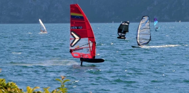 Windsurfen op het gardameer onze tips