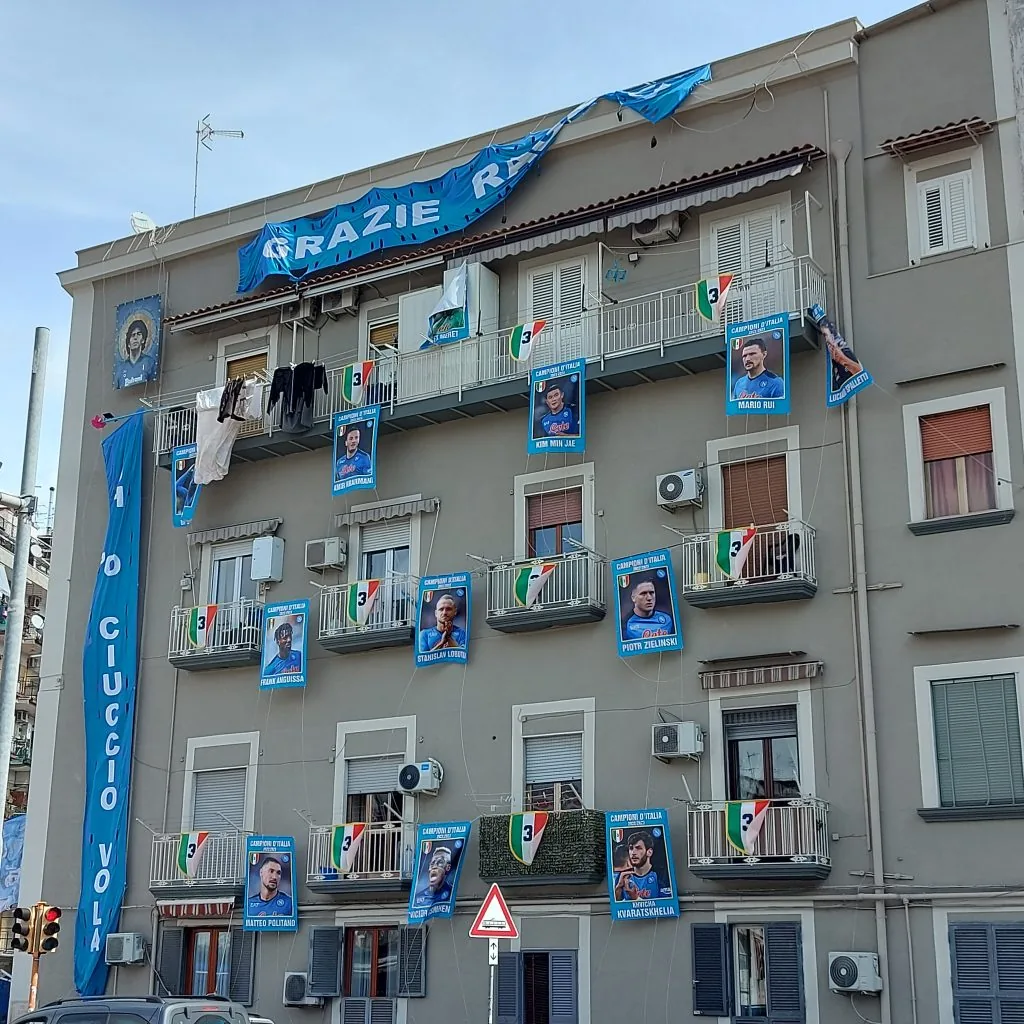 Napels bezoeken : Voetbalgekke stad op zucht van titel