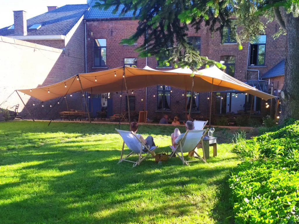 Barazelles leuke wijnbar op grens Oost Vlaanderen en Henegouwen