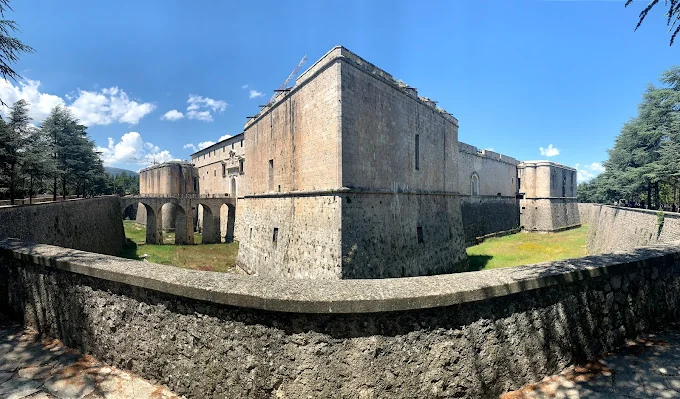 Ontdek de charme van L'Aquila de prachtige hoofdstad van Abruzzo