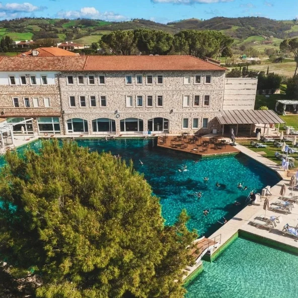 De thermen van Saturnia in Toscane