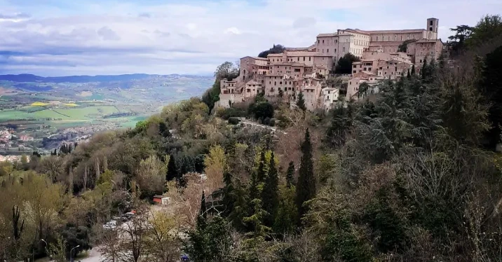 wandelen en fietsen Todi