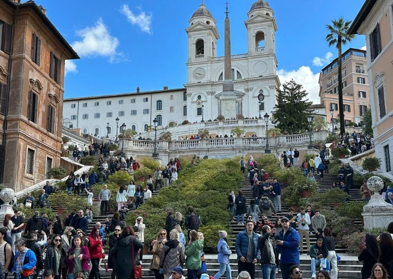 Ontdek de Spaanse trappen in Rome het nachtleven en winkels