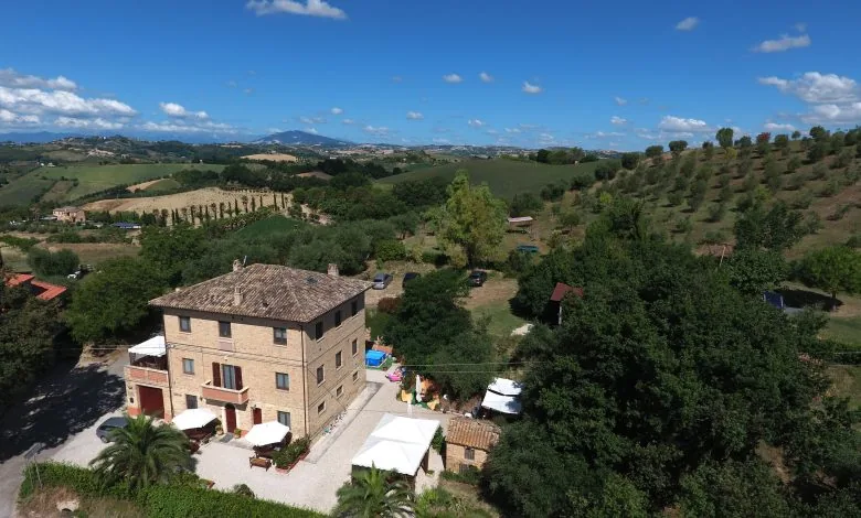 Villa Bussola : Agriturismo en Bed & breakfast in Le Marche