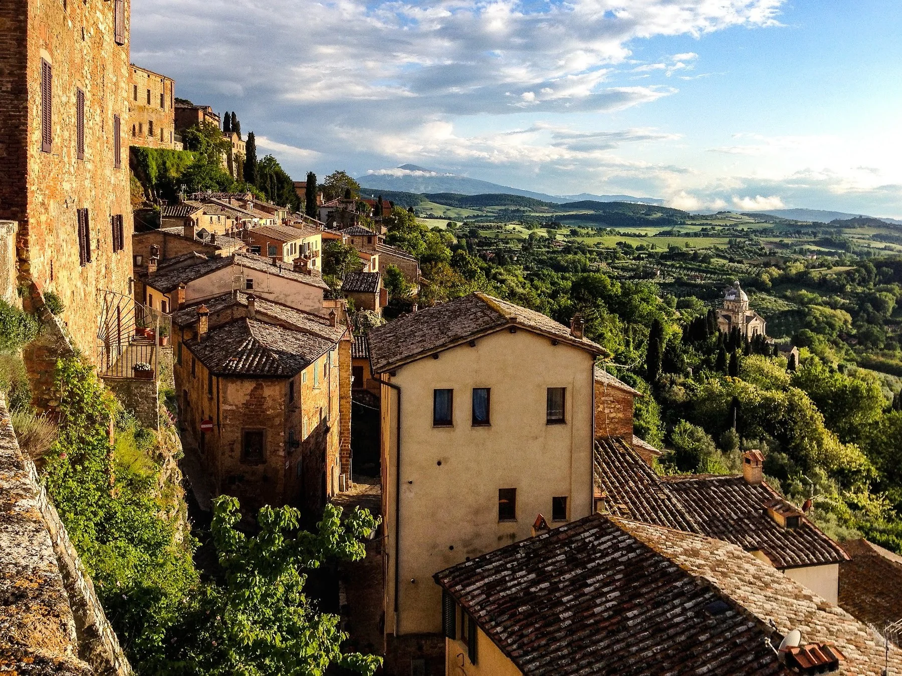 Montepulciano bezoeken Straatbeeld in het historische Montepulciano