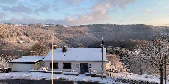 Vakantie Eifel, Urlaub Eifel, SImmerath, Monschau COVID-19. Blick auf Dedenborn