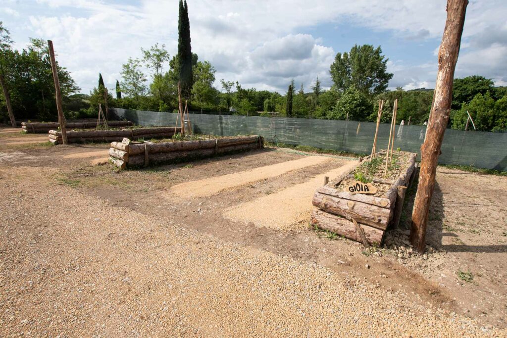 piscina vallechianti- area sosta camper