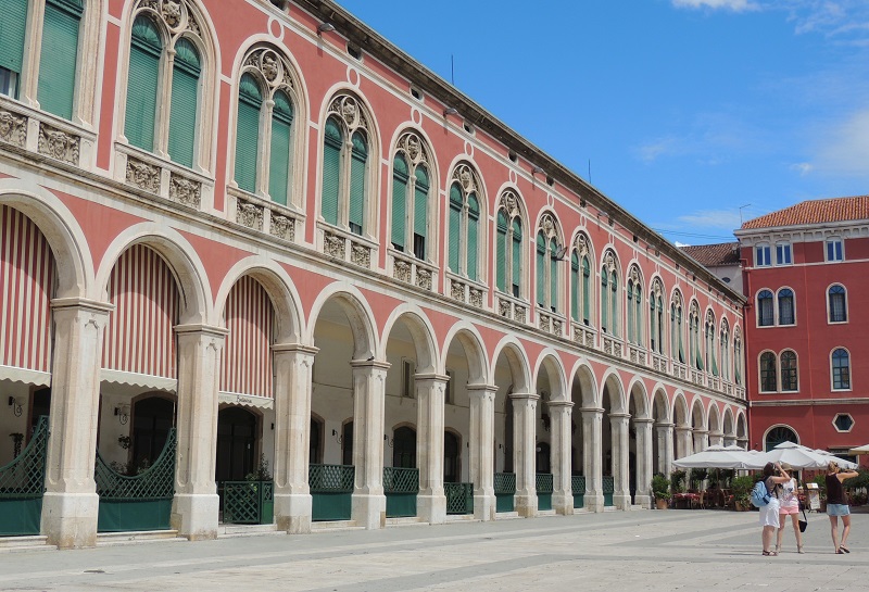 Republic Square, Split