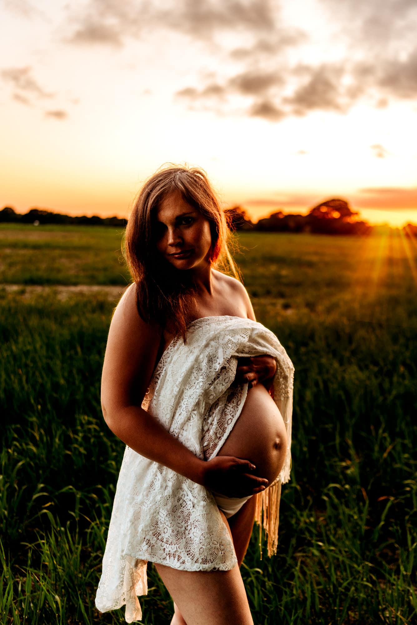 pregnancy photography sunset session in Henfield, West sussex