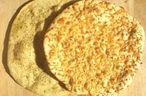 Pizzabrot Rezept passt zu Kichererbsen mit Ei