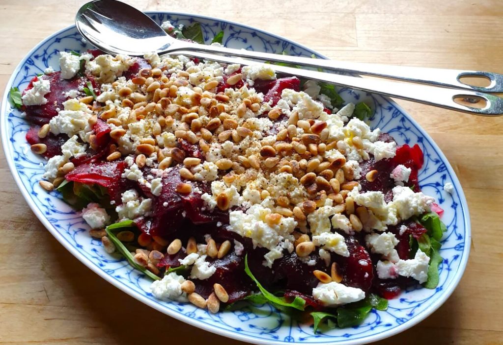 Rucola Salat mit Roter Bete und Feta