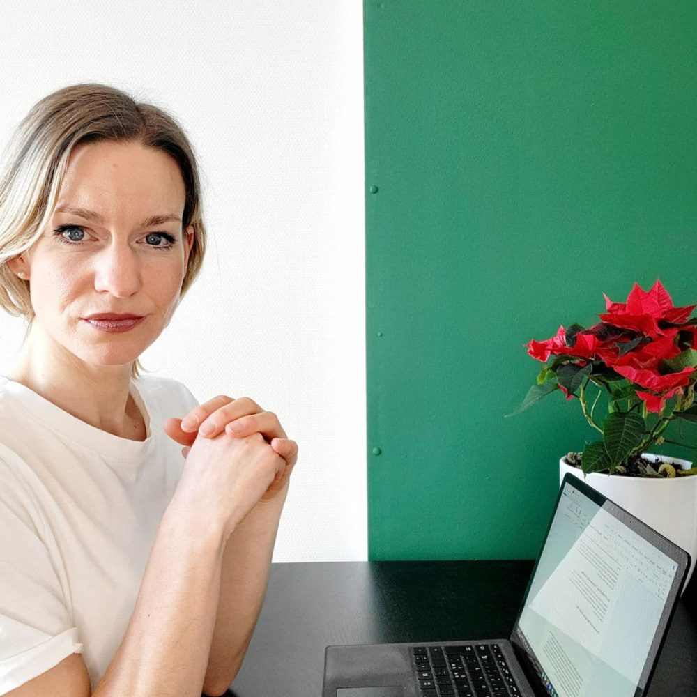 snaedis-lilja-forside-velkommen Snædís Lilja Overgaard, ekspert i vægttab, sportsernæring, følelsesmæssig spisning og hjælp til at skabe vaner til fremtiden. vanesucces.dk