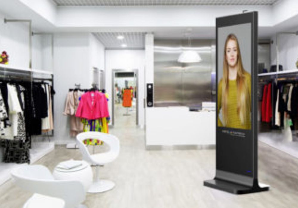 Indedørs LED pylon i tøjbutik