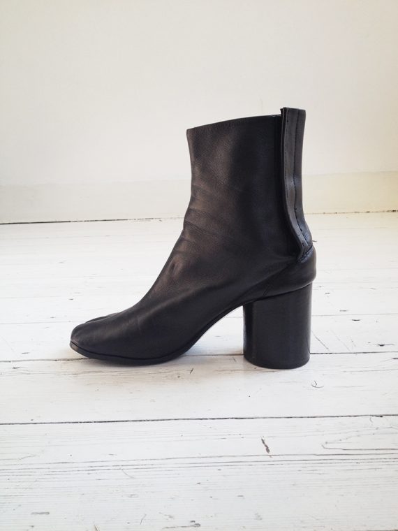 Maison Martin Margiela black tabi boots (40) - V A N II T A S