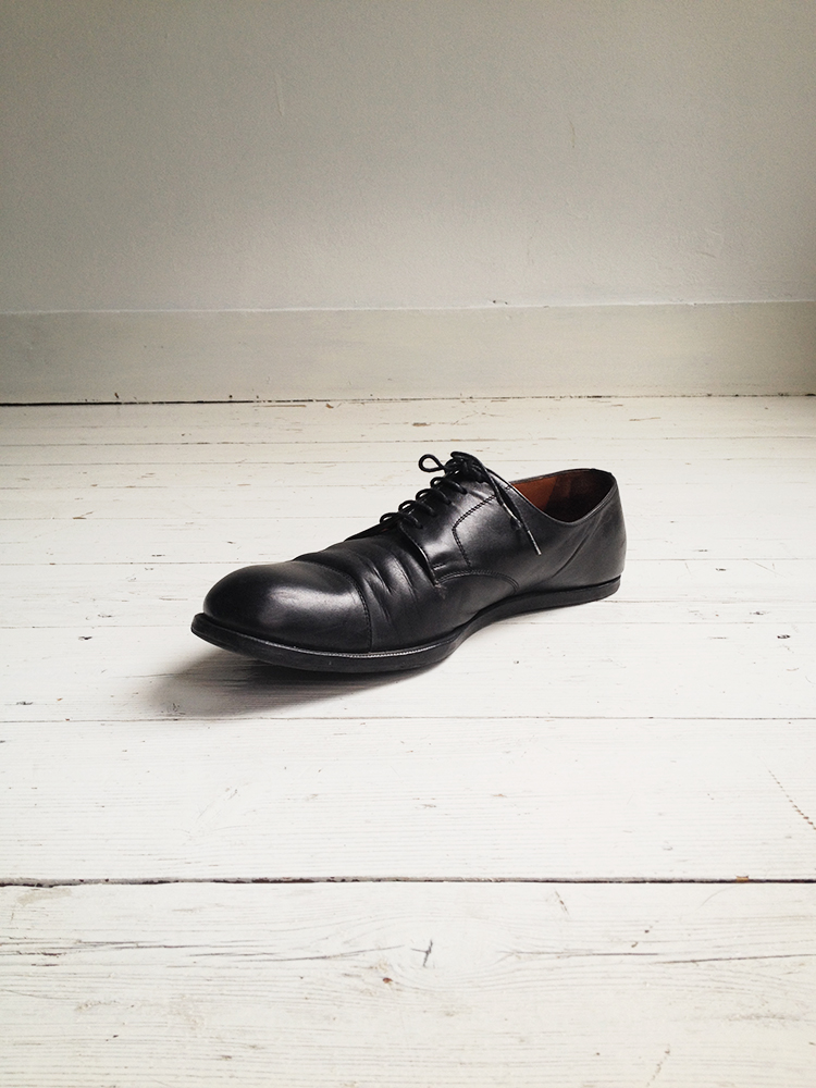 Maison Martin Margiela black heel-less oxfords (40) — spring 2000