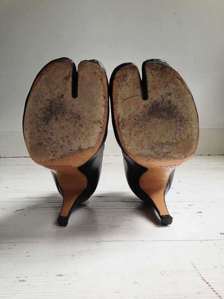 Maison Martin Margiela black tabi boots (38) - VANIITAS vintage