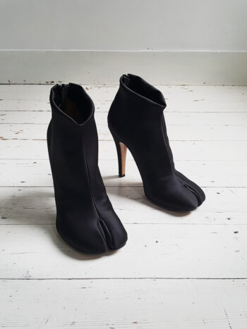 Maison-Martin-Margiela-black-