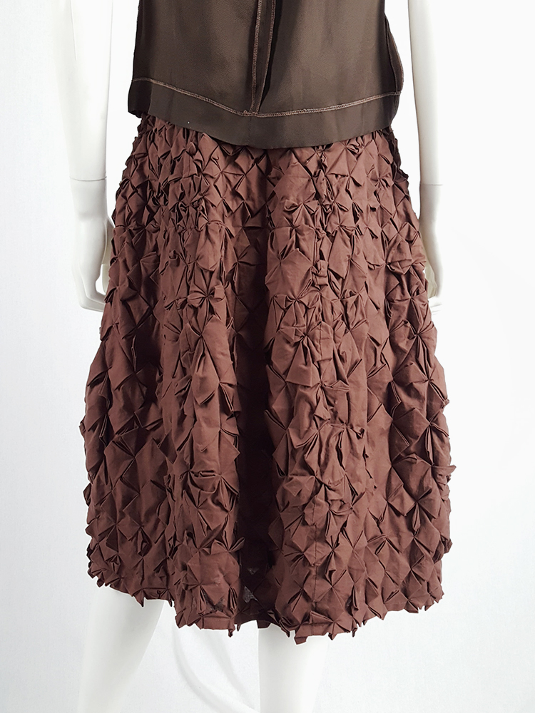 スカート Issey Miyake 98AW Washer Flower Skirt Issey Miyake brown skirt with origami flowers - VANIITAS