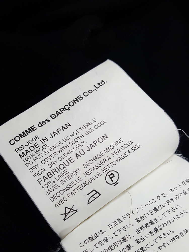 Comme des Garçons Comme black twisted top — AD 2006 - VANIITAS