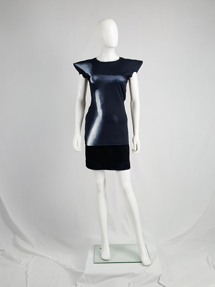トップス Maison Martin Margiela Maison Martin Margiela black trompe-l'oeil top with peak