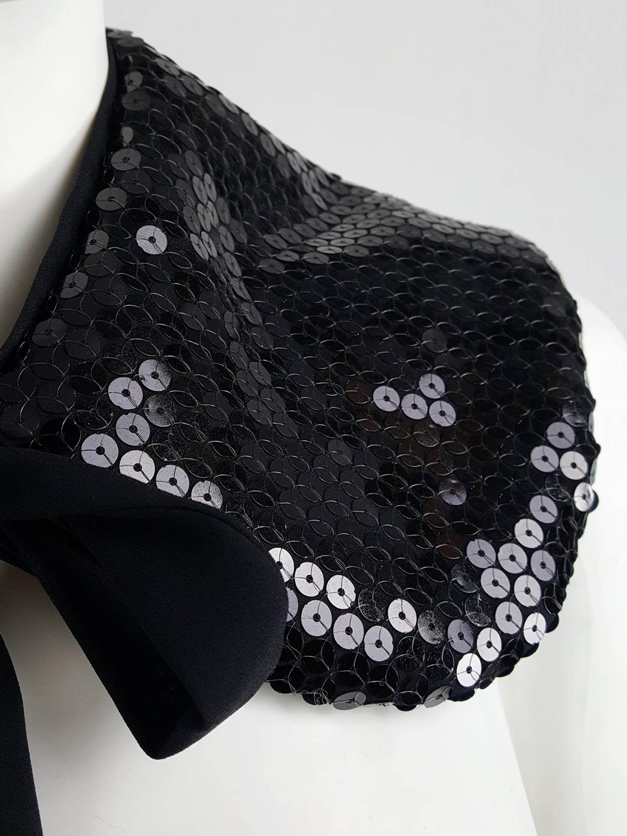 Comme des Garçons Comme black sequinned round collar — spring 2018 