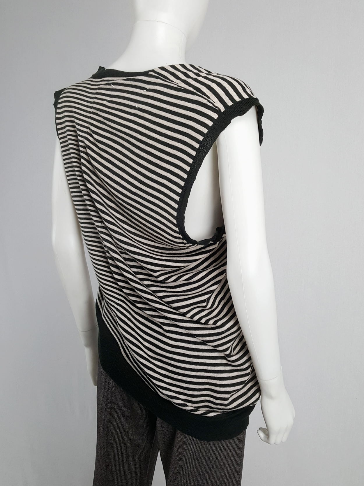 Maison Martin Margiela black and white striped top stretched Maison Martin Margiela black and white striped top stretched