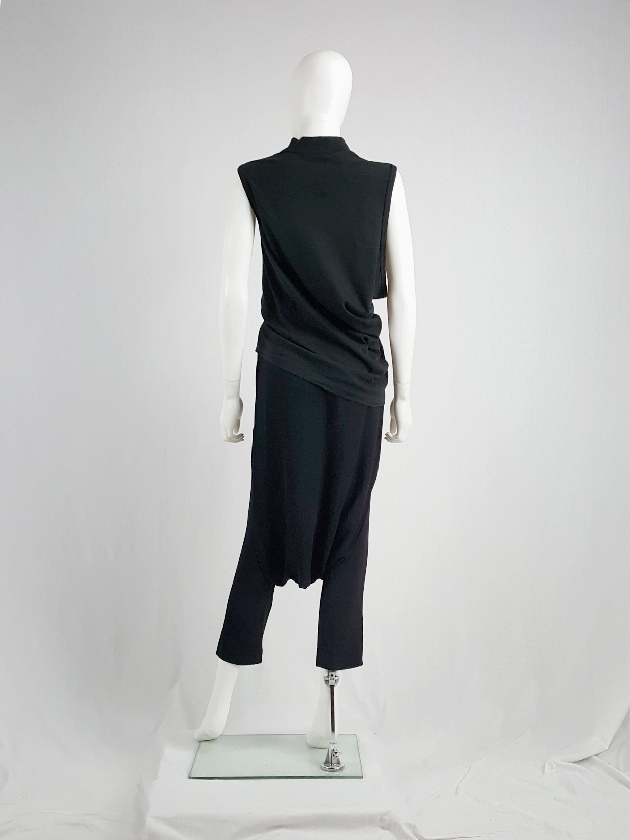 Comme des Garçons black top stretched out on one side — AD