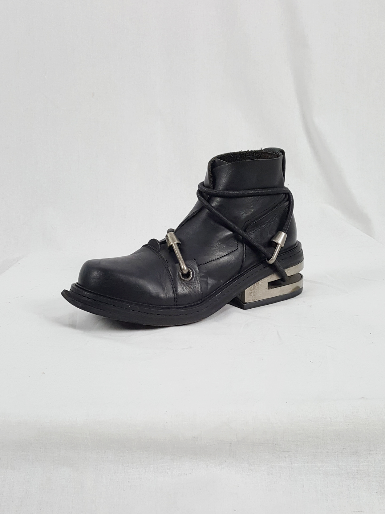 Dirk Bikkembergs black mountaineering boots with metal heel (41 