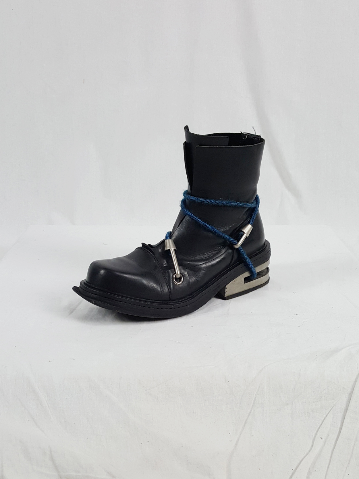 Dirk Bikkembergs black boots with blue mountaineering straps