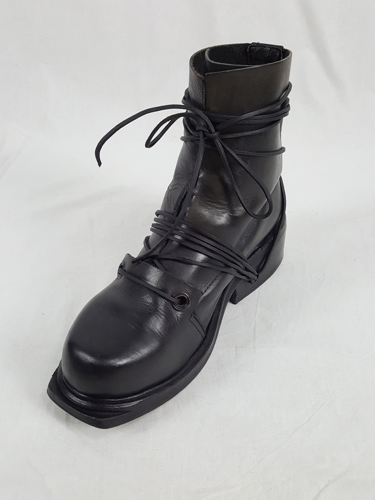 Dirk Bikkembergs black tall boots with laces through the Dirk Bikkembergs black tall boots with laces through the