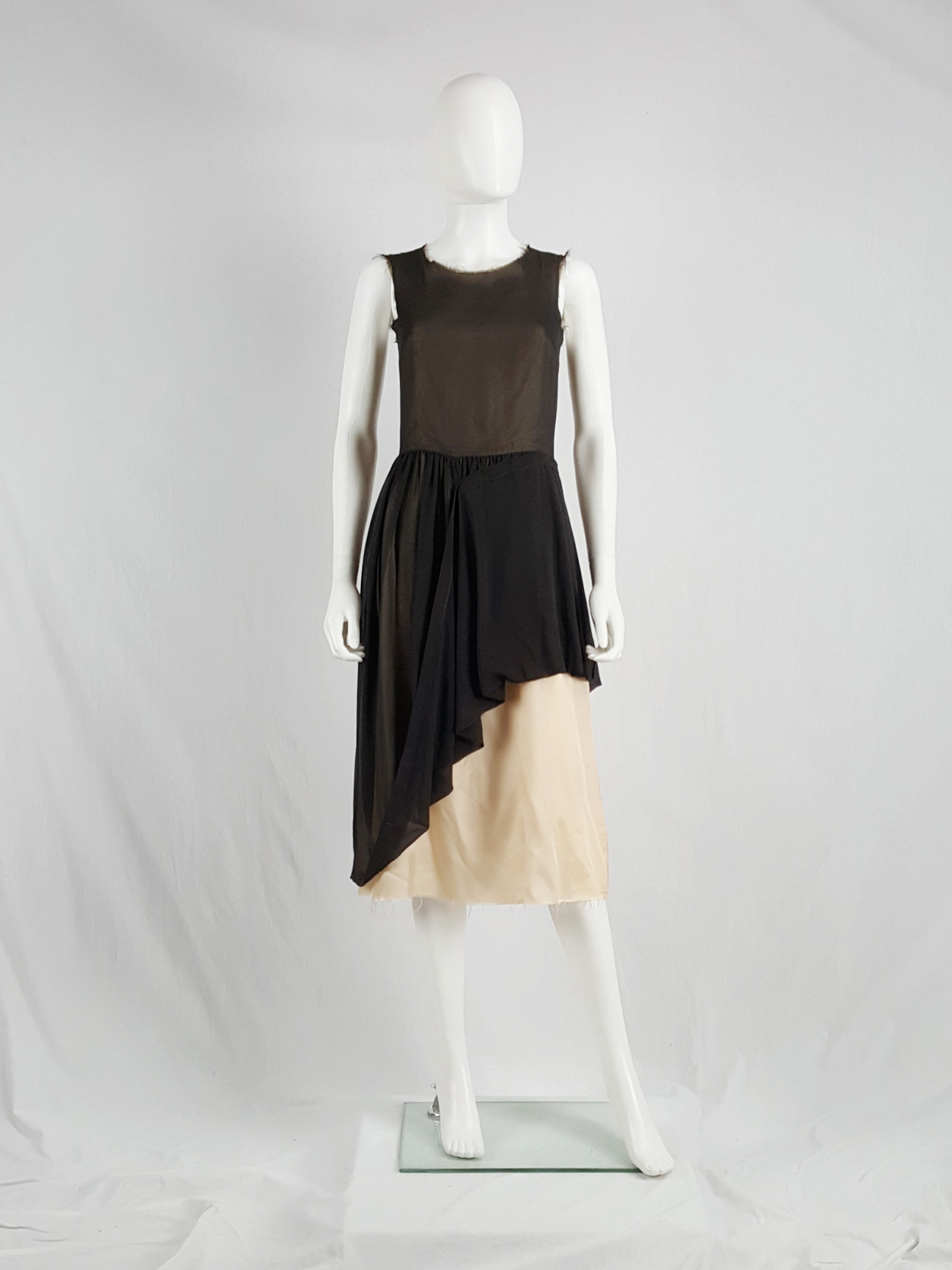 martin margiela ロングスカート ブラック ブラウン 2003 Maison Martin Margiela brown dress with lifted up skirt
