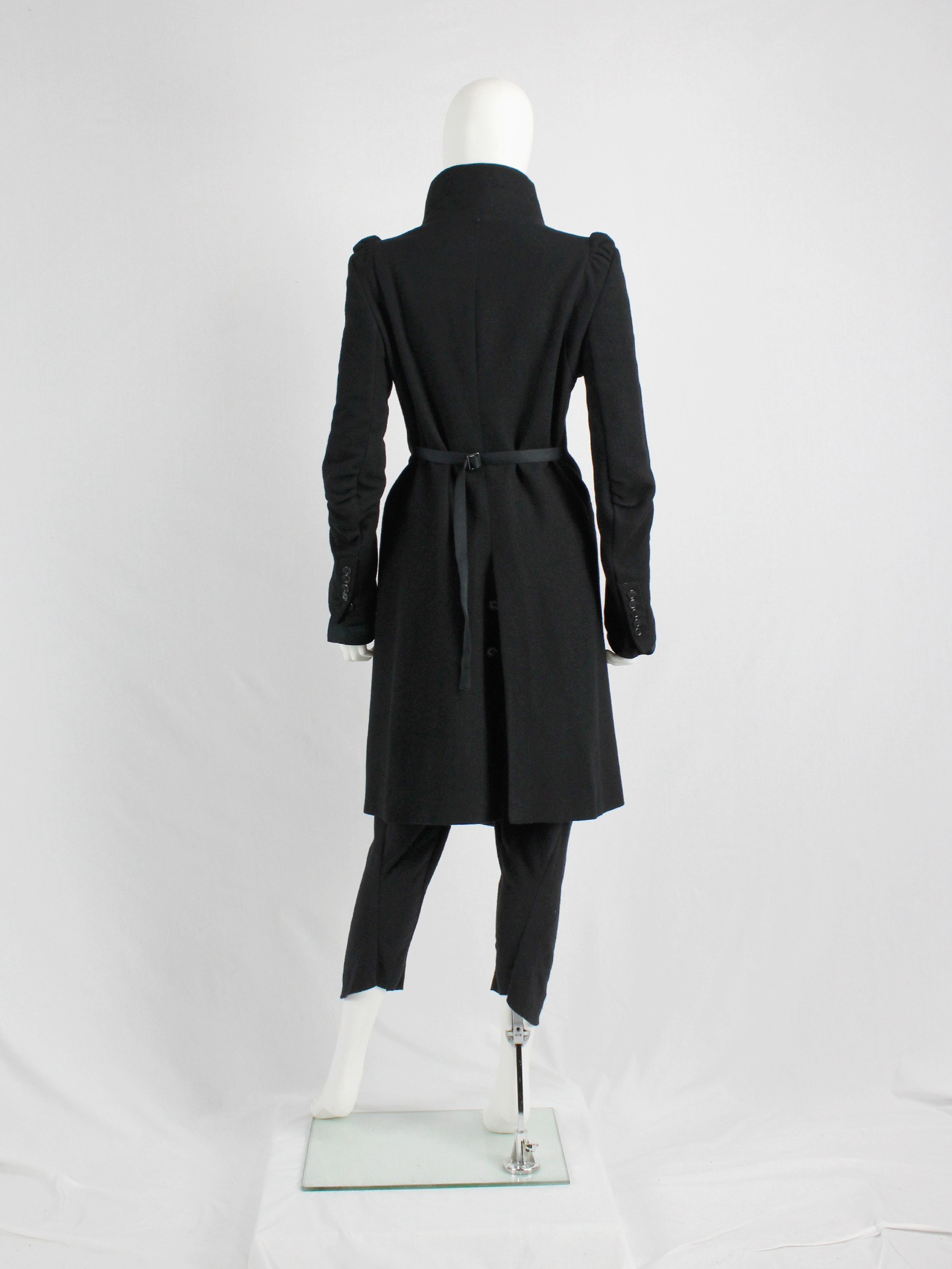 コート Ann Demeulemeester Black crepe ine trench coat Ann Demeulemeester black wool trenchcoat with double