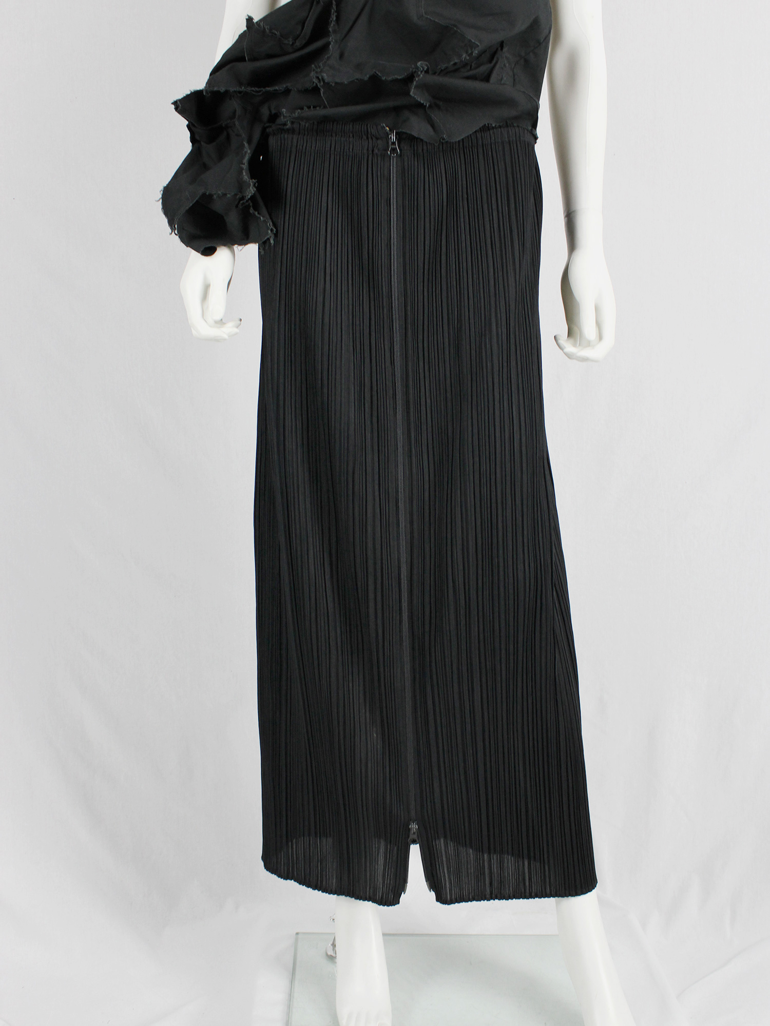 スカート PLEATSPLEASE black long skirt et2 Issey Miyake Pleats Please black pleated maxi skirt with