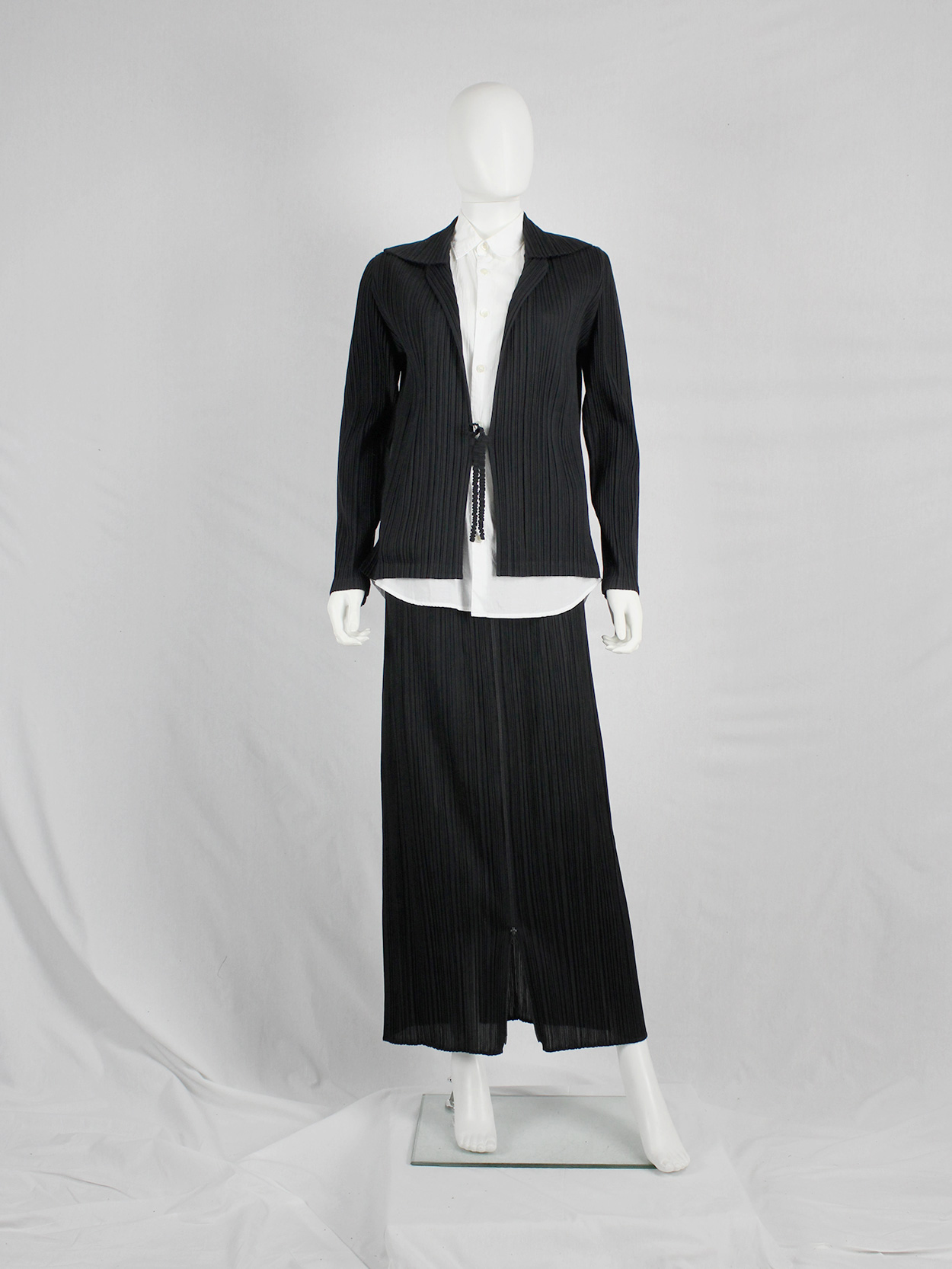 PLEATS PLEASE ISSEY MIYAKE カーディガン Issey Miyake Pleats Please black pleated cardigan with