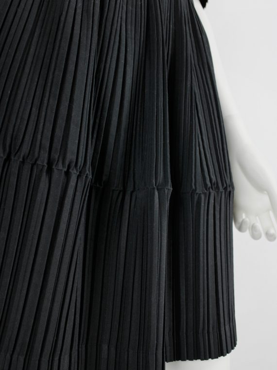 vaniitas vintage Issey Miyake black flared skirt with creased pleats 1980s 80S 5623