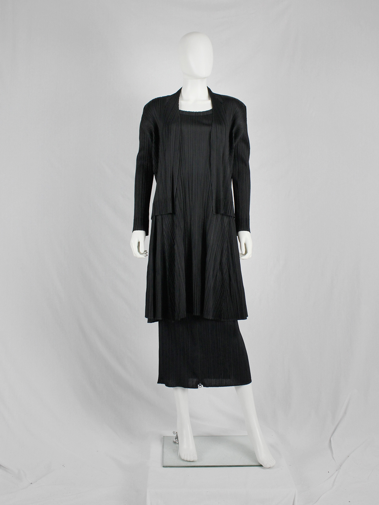 ISSEY MIYAKE PLEATS PLEASE カーディガン　黒 Issey Miyake Pleats Please black open cardigan with folded